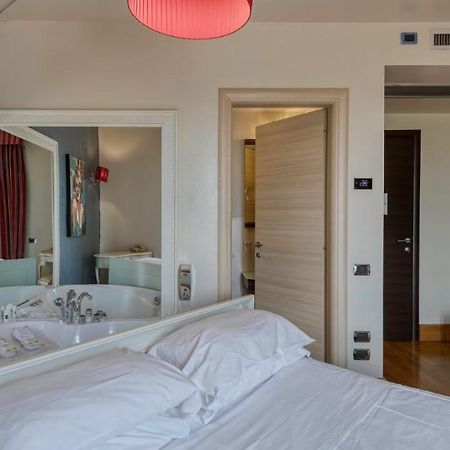 Hotel Fiera Di เบรเชีย ภายนอก รูปภาพ