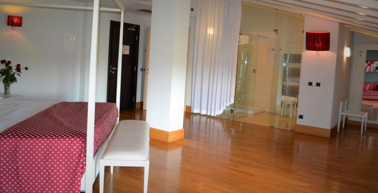 Hotel Fiera Di เบรเชีย ภายนอก รูปภาพ