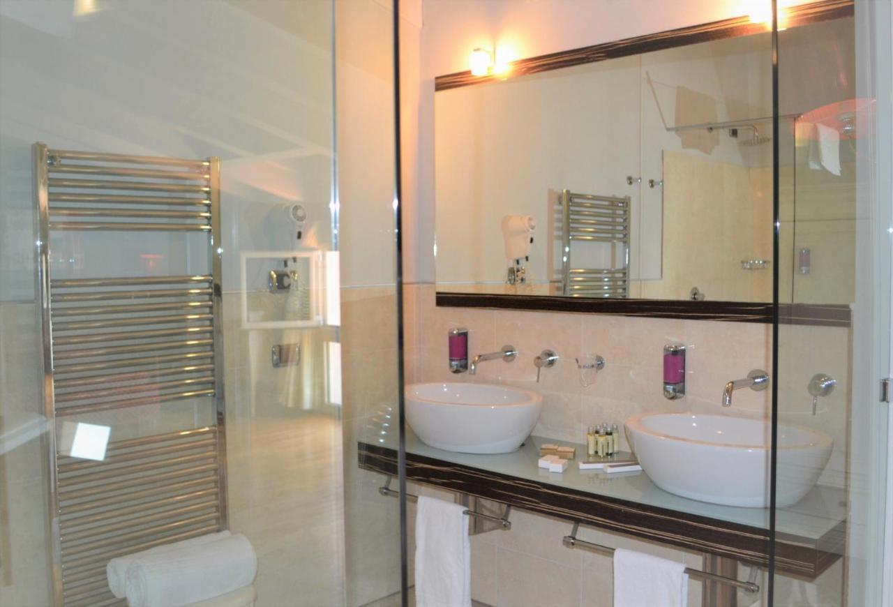 Hotel Fiera Di เบรเชีย ภายนอก รูปภาพ