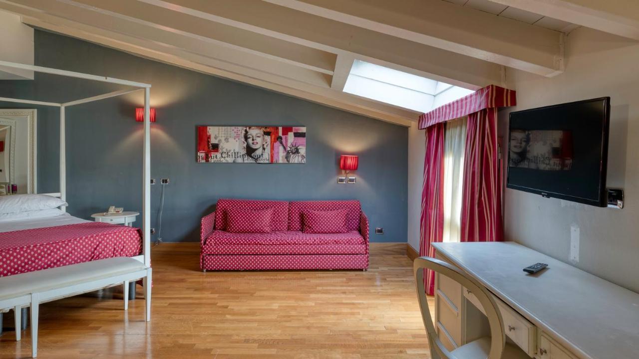 Hotel Fiera Di เบรเชีย ภายนอก รูปภาพ