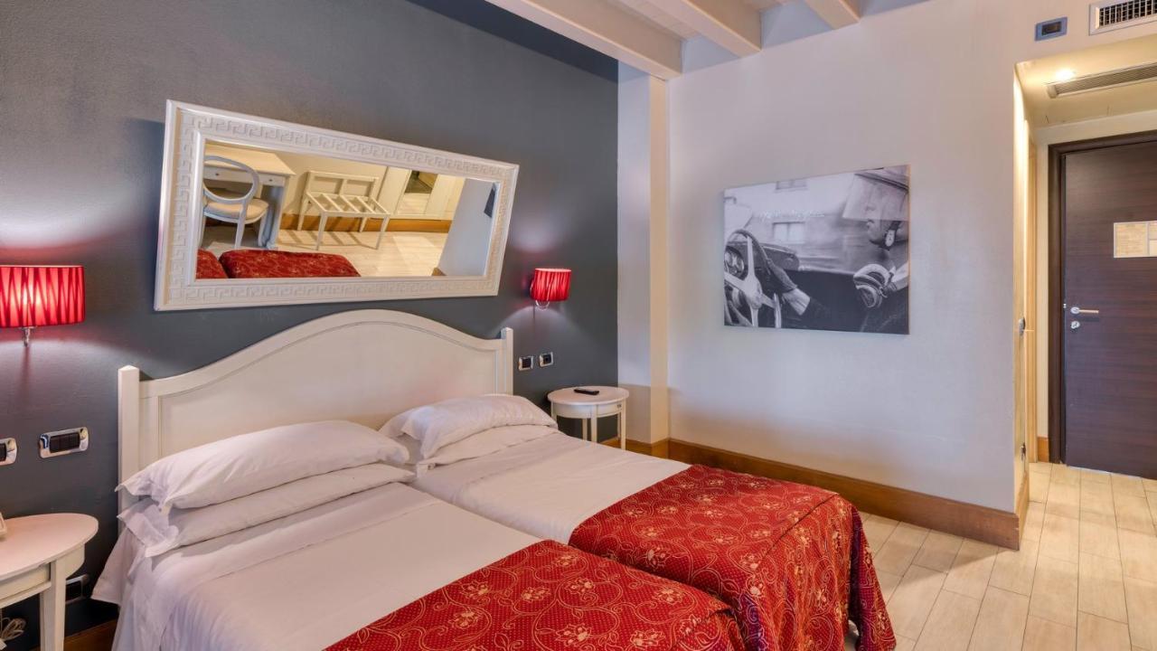 Hotel Fiera Di เบรเชีย ภายนอก รูปภาพ