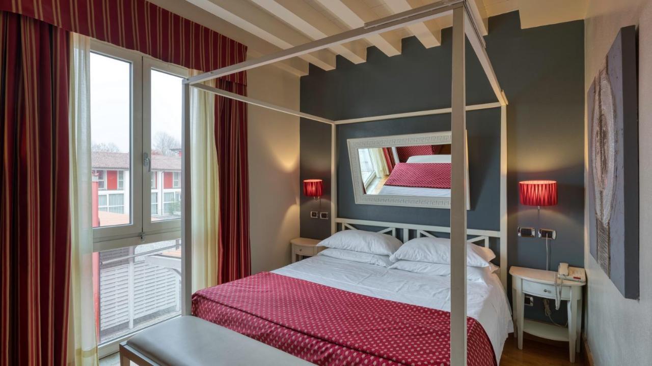 Hotel Fiera Di เบรเชีย ภายนอก รูปภาพ