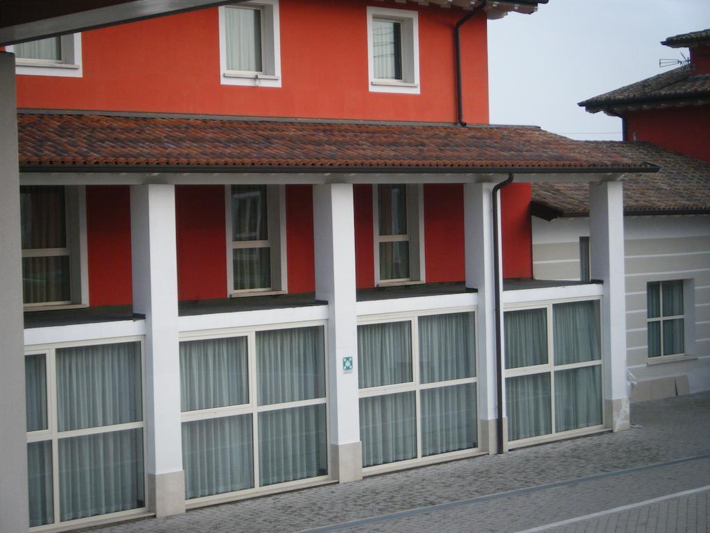 Hotel Fiera Di เบรเชีย ภายนอก รูปภาพ