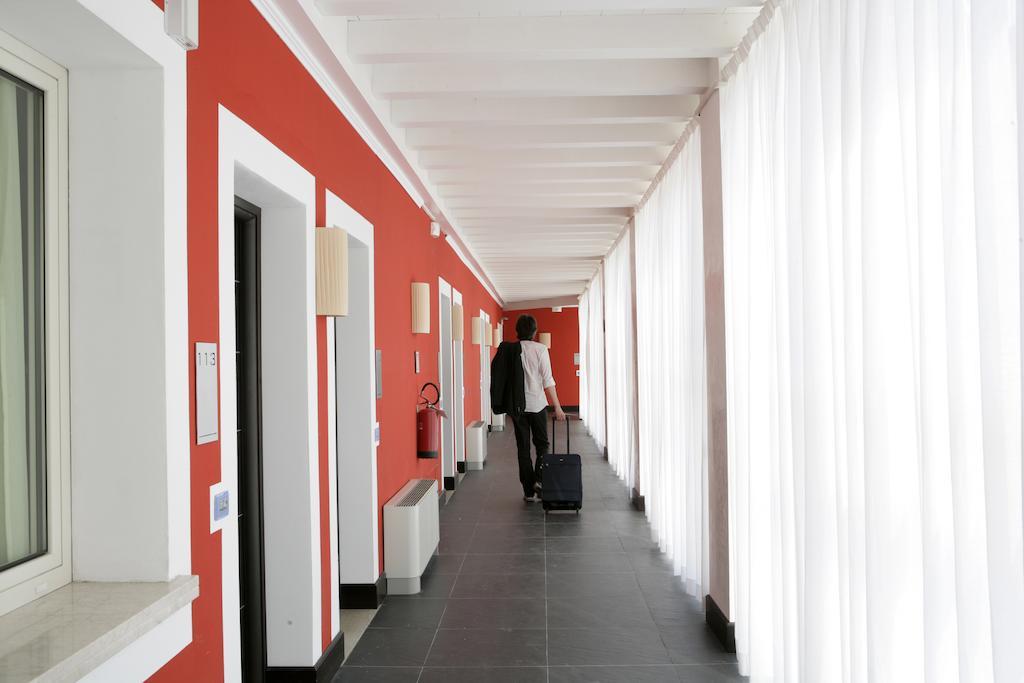 Hotel Fiera Di เบรเชีย ภายนอก รูปภาพ